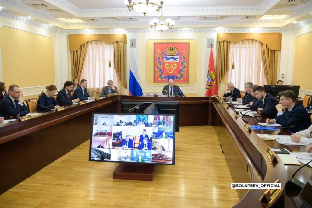 В Оренбуржье расширяют программу «Земский работник культуры» и строят футбольный центр на 100 млн рублей: Евгений Солнцев провёл еженедельное заседание регионального Правительства В Оренбуржье расширяют программу «Земский работник культуры» и строят футбольный центр на 100 млн рублей: Евгений Солнцев провёл еженедельное заседание регионального Правительства