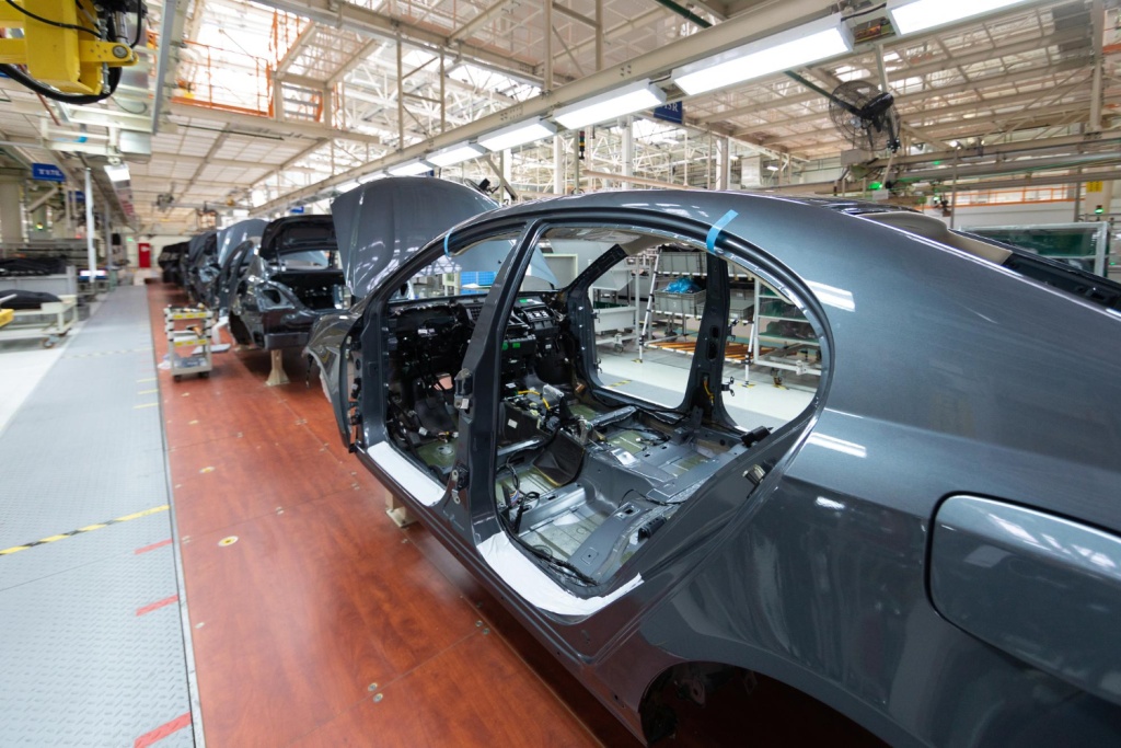 Завод GM в Петербурге перезапустят в 2026 году