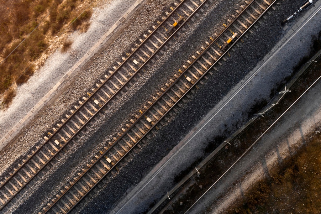 «Ъ»: близкая к СУЭК структура приобрела третьего по величине жд-оператора