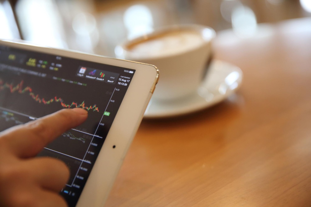 Миноритарий Совкомбанка ищет покупателя через «Авито»