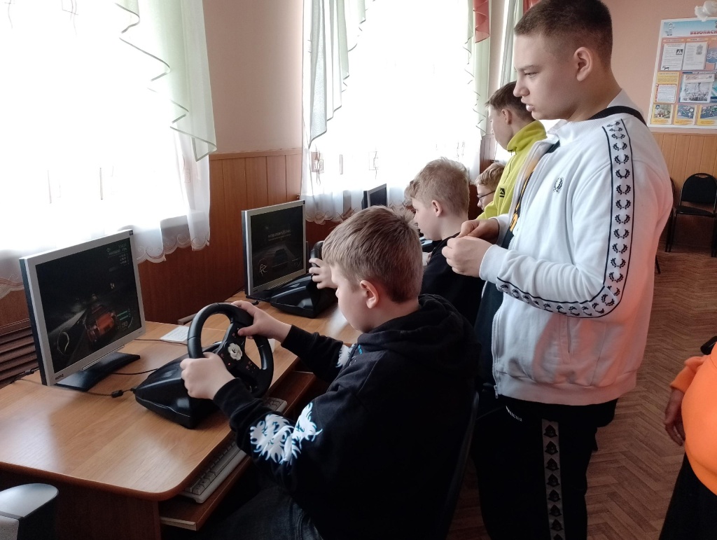 Школьники Саранска побывали на экскурсии в Госавтоинспекции