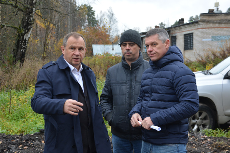 Александр Шаботинский проверил ход ремонта Дуниловского шоссе в Иванове Александр Шаботинский проверил ход ремонта Дуниловского шоссе в Иванове