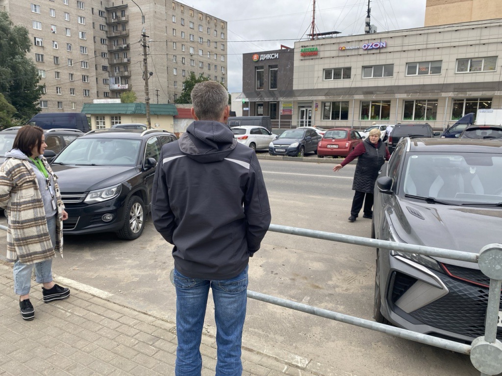 Уполномоченный главы Пушкинского Нина Ушакова проверила, как были проведены работы по улучшению подхода к школе в Ивантеевке Уполномоченный главы Пушкинского Нина Ушакова проверила, как были проведены работы по улучшению подхода к школе в Ивантеевке