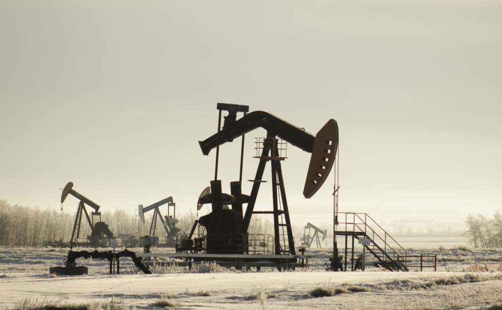 Страны ОПЕК+ продлили ограничения на добычу нефти до конца 2026 года Страны ОПЕК+ продлили ограничения на добычу нефти до конца 2026 года