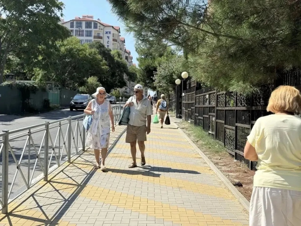 Безопасность и удобство: в Геленджике завершают капремонт пешеходной зоны на Янтарной Безопасность и удобство: в Геленджике завершают капремонт пешеходной зоны на Янтарной